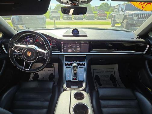 Jet Black Metallic 2018 Porsche Panamera 4S