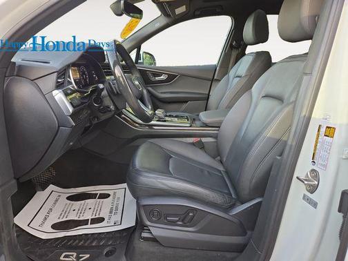 2022 Audi Q7 45 Premium Plus