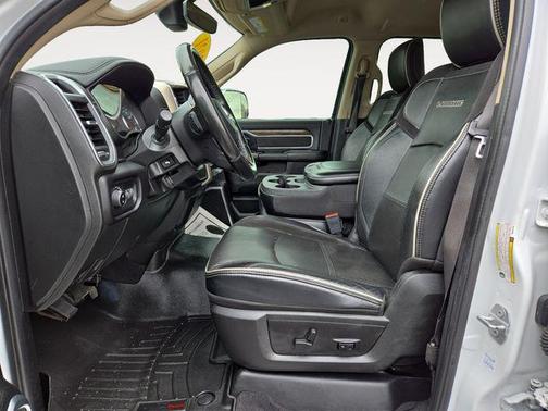 2021 RAM 2500 Laramie Crew Cab 4x4 6'4' Box