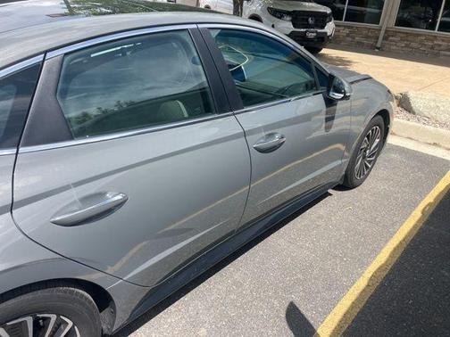 2022 Hyundai SONATA Hybrid Limited