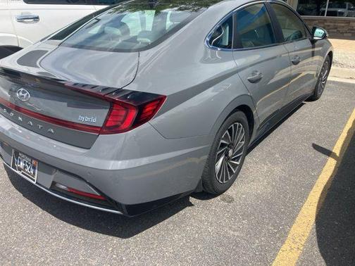 2022 Hyundai SONATA Hybrid Limited