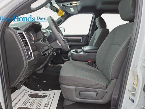 2024 RAM 1500 Classic Warlock Crew Cab 4x4 5'7' Box