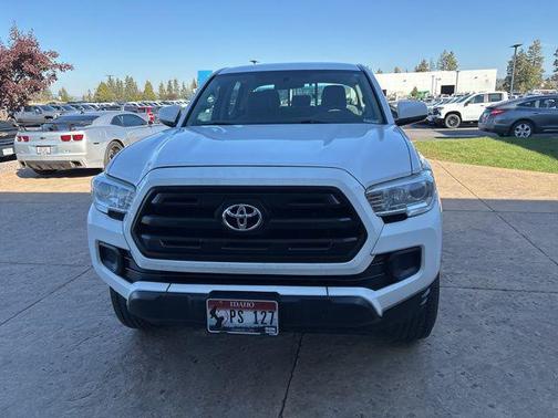 2017 Toyota Tacoma SR