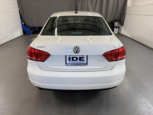 2015 Volkswagen Passat 1.8T Limited Edition