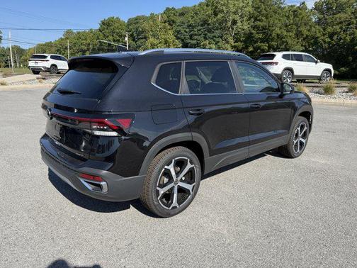 2025 Volkswagen Taos SEL