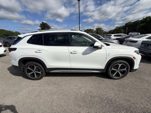 2025 Volkswagen Tiguan 2.0T SE 4MOTION