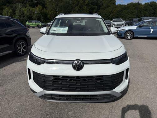 2025 Volkswagen Tiguan 2.0T SE 4MOTION