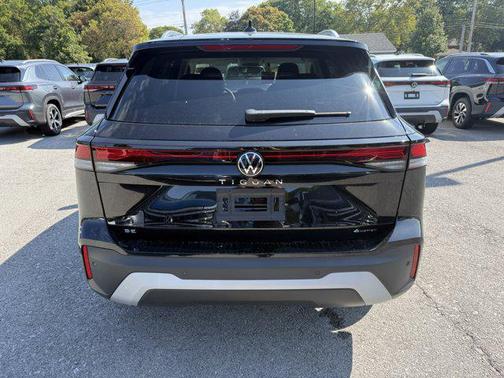 2025 Volkswagen Tiguan 2.0T SE 4MOTION