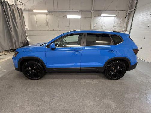 2025 Volkswagen Taos SEL