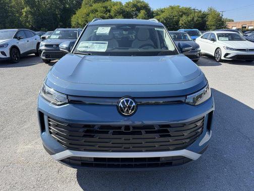 2025 Volkswagen Tiguan 2.0T SE 4MOTION