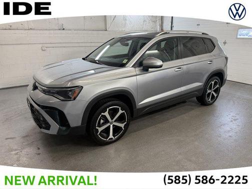 Pyrite Silver Metallic 2025 Volkswagen Taos 1.5T SEL