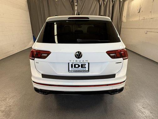 2022 Volkswagen Tiguan 2.0T SE R-Line Black 4MOTION
