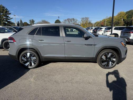 2026 Volkswagen Atlas Cross Sport 2.0T SE w/Technology 4MOTION