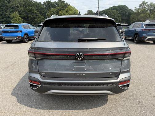 2025 Volkswagen Taos SEL