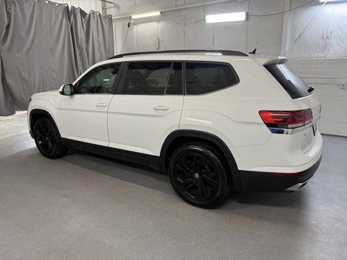 2022 Volkswagen Atlas 2.0T SE w/Technology 4MOTION