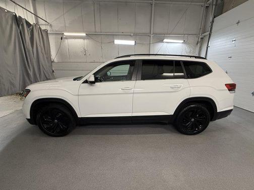 2022 Volkswagen Atlas 2.0T SE w/Technology 4MOTION