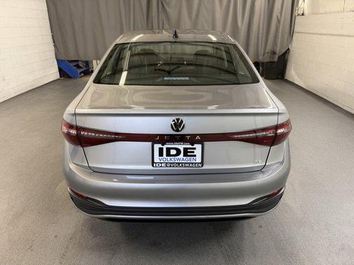 2025 Volkswagen Jetta 1.4T SE