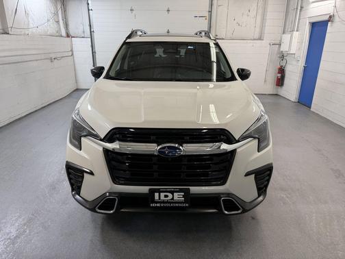 Crystal White Pearl 2024 Subaru Ascent Touring 7-Passenger