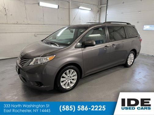 2015 Toyota Sienna LE