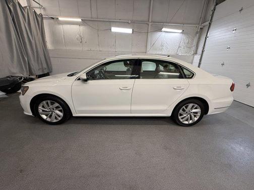 2018 Volkswagen Passat 2.0T SE