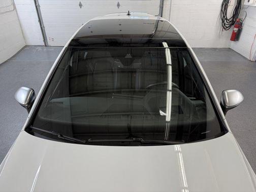 2024 Volkswagen Golf R 2.0T Manual