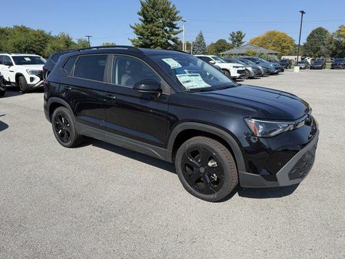 2025 Volkswagen Taos SE Black