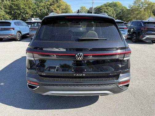 2025 Volkswagen Taos SE