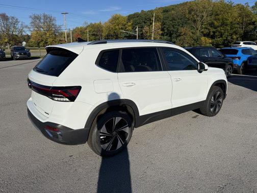 2025 Volkswagen Taos SE