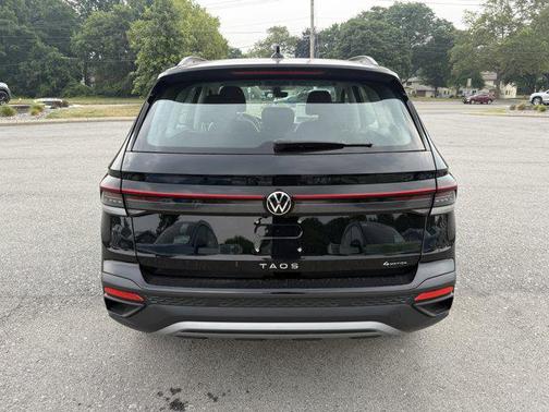 2025 Volkswagen Taos S