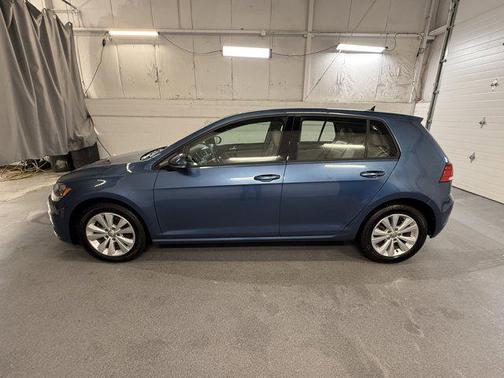 2018 Volkswagen Golf TSI SE