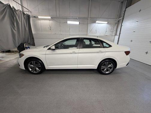 2023 Volkswagen Jetta 1.4T SE