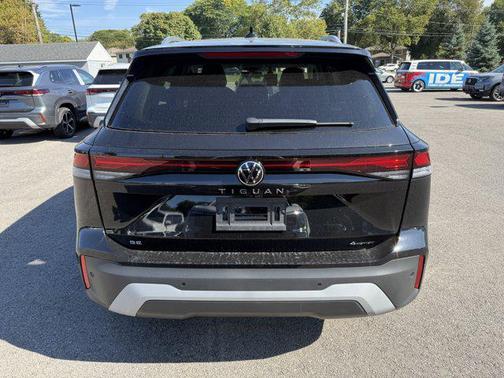 2025 Volkswagen Tiguan 2.0T SE 4MOTION