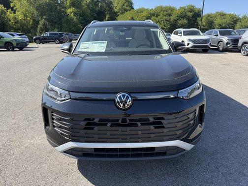 2025 Volkswagen Tiguan 2.0T SE 4MOTION