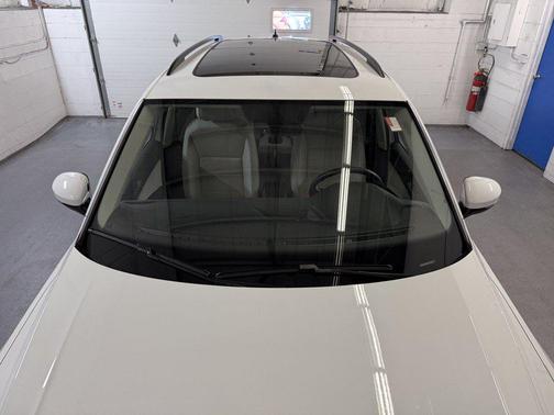 Pure White 2021 Volkswagen Tiguan 2.0T SE 4MOTION