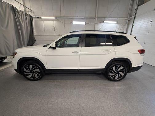 2024 Volkswagen Atlas 2.0T SE w/Technology 4MOTION