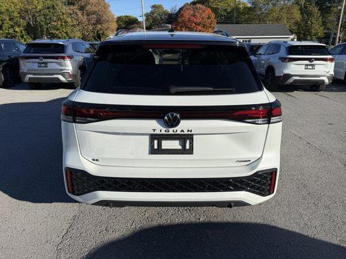 2025 Volkswagen Tiguan 2.0T SE R-Line Black 4MOTION
