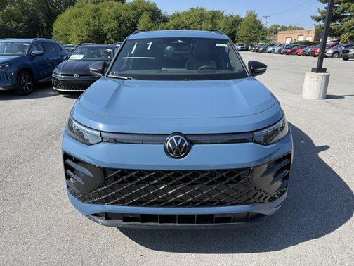 2025 Volkswagen Tiguan 2.0T SE R-Line Black 4MOTION