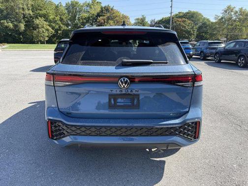 2025 Volkswagen Tiguan 2.0T SE R-Line Black 4MOTION