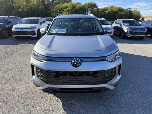 2025 Volkswagen Tiguan 2.0T SE 4MOTION