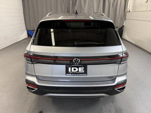 2025 Volkswagen Taos SEL