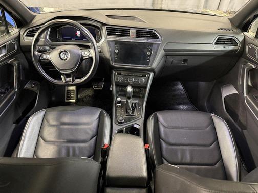 Deep Black Pearl 2020 Volkswagen Tiguan 2.0T SEL R-Line 4MOTION