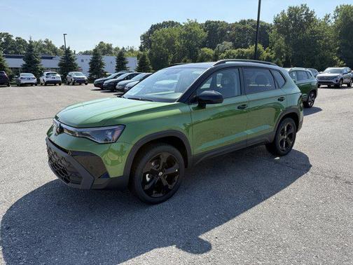 2025 Volkswagen Taos SE Black