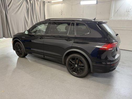2022 Volkswagen Tiguan 2.0T SE R-Line Black 4MOTION