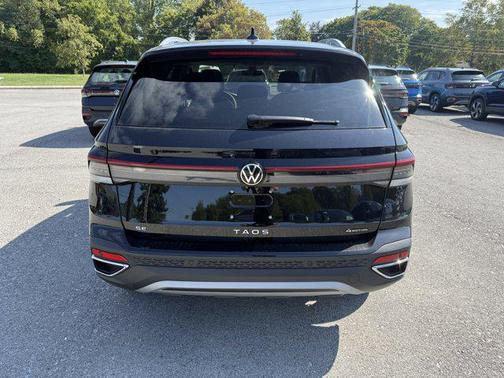 2025 Volkswagen Taos SE