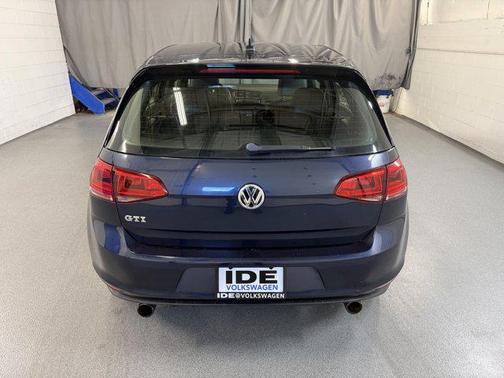 2016 Volkswagen Golf GTI 2.0T SE 4-Door