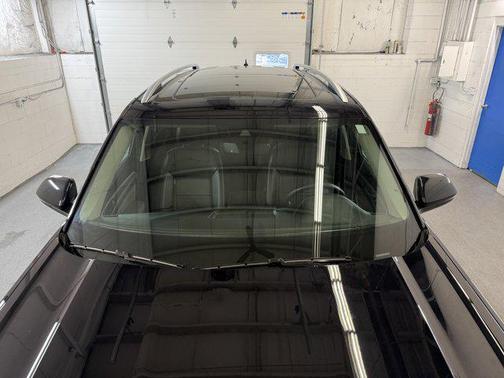 Deep Black Pearl 2023 Volkswagen Atlas 2.0T SEL