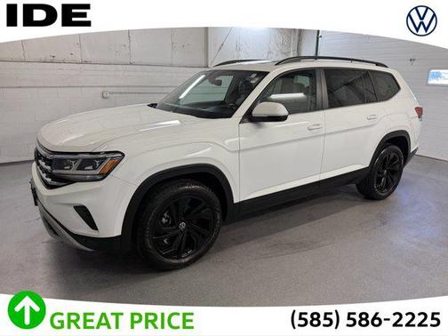 Pure White 2022 Volkswagen Atlas 2.0T SE w/Technology