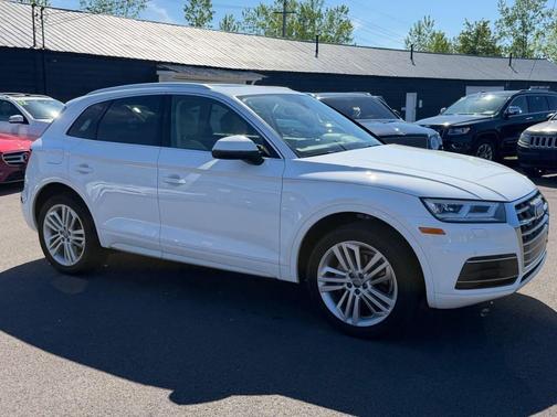 Ibis White 2018 Audi Q5 2.0T Premium Plus