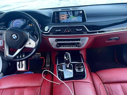 Alpine White 2019 BMW 750 i xDrive