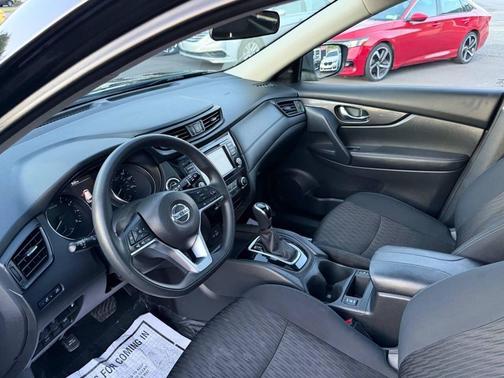 Magnetic Black Pearl 2019 Nissan Rogue SV